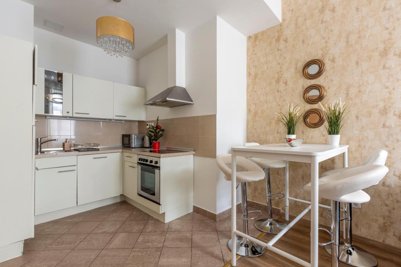 Explore Budapest From A Luxurious Cozy Apartment Экстерьер фото