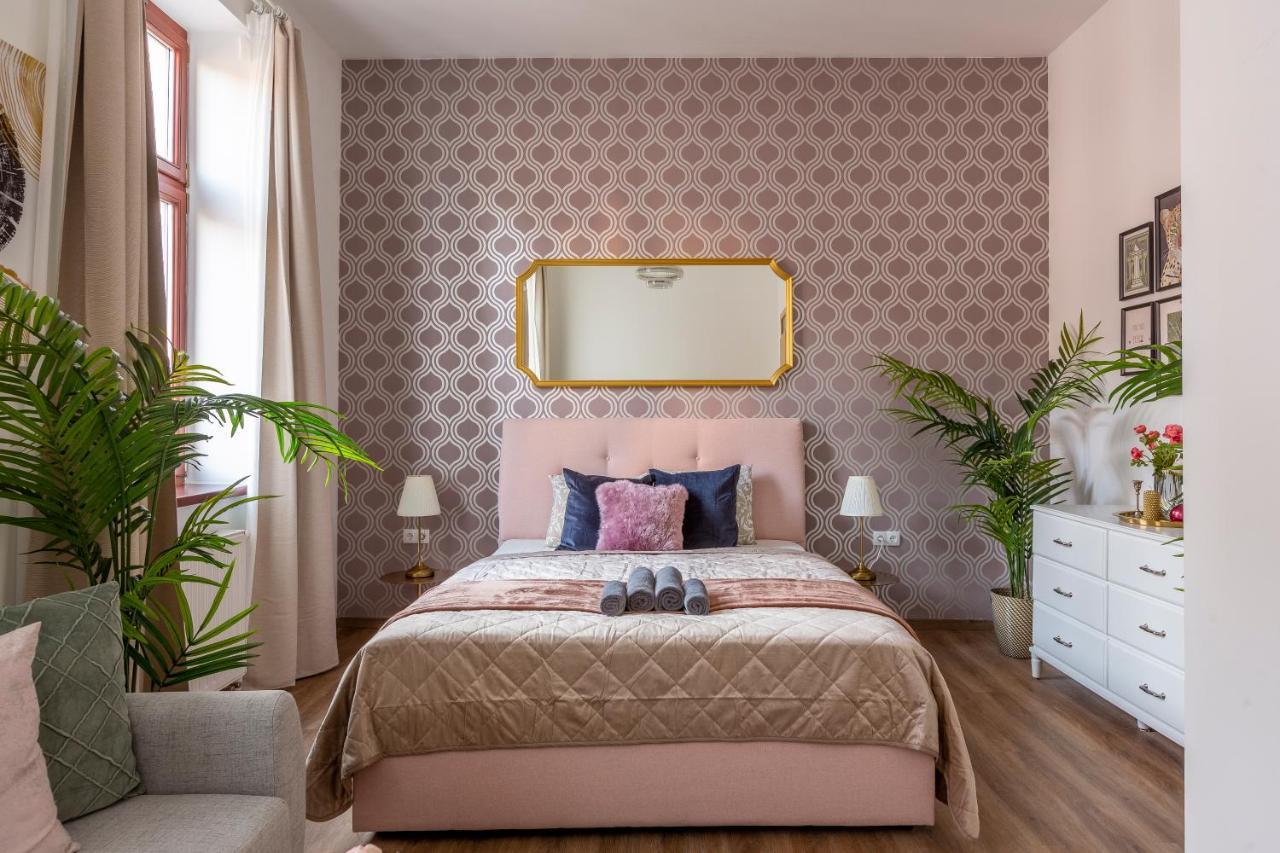Explore Budapest From A Luxurious Cozy Apartment Экстерьер фото